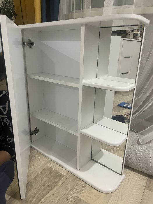 Зеркало- шкаф для ванной комнаты