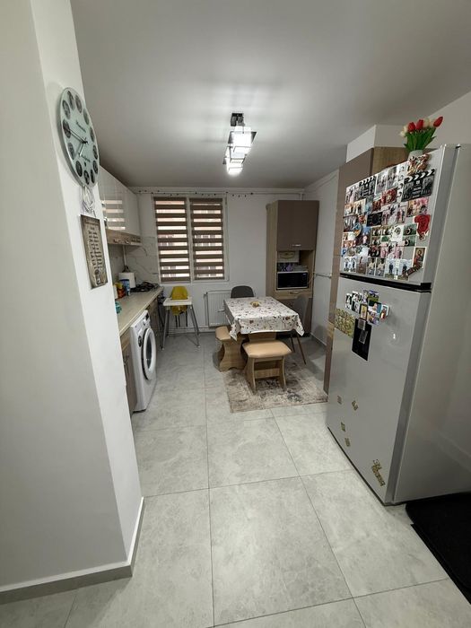 Vând apartament 3 camere ultra central