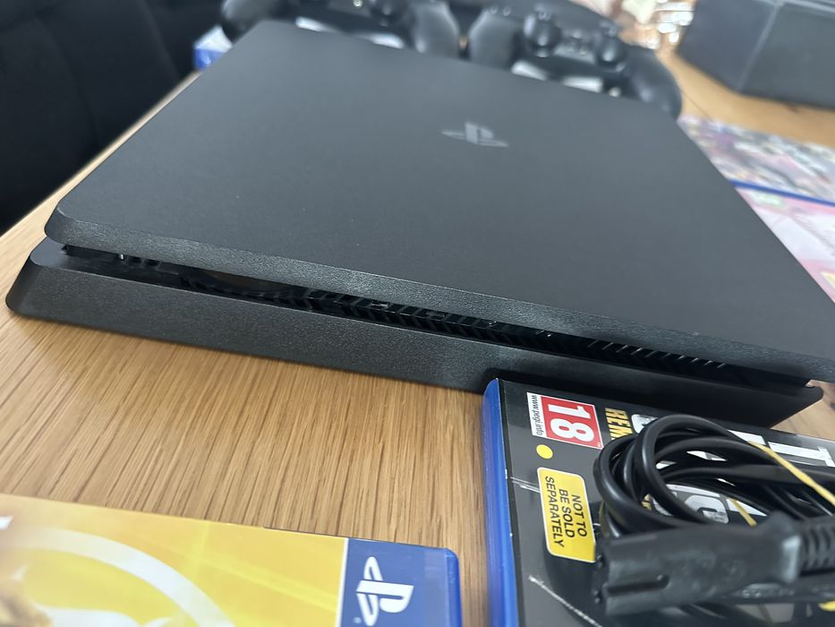 Consolă PlayStation 4 Slim 1TB