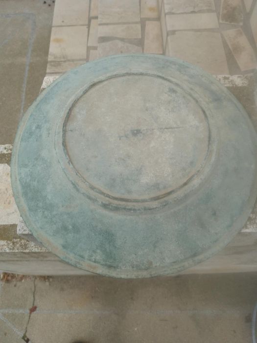 Продавам стар кантар и голяма медна чиния