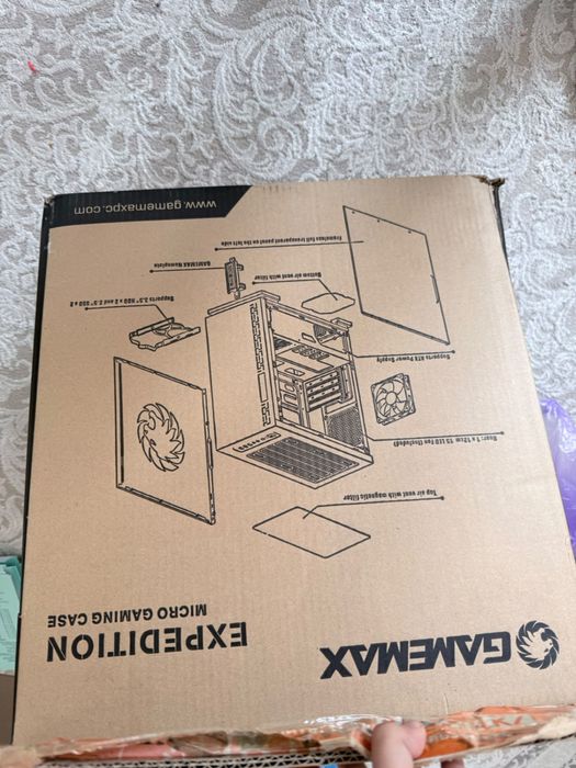 Gamemax корпус commander