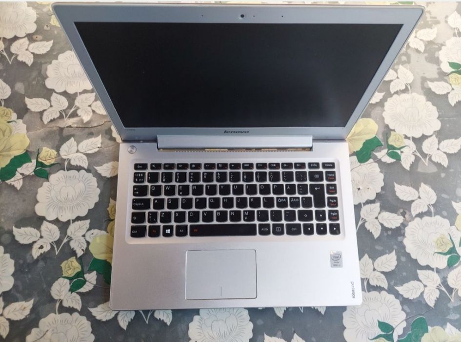 Laprop Lenovo Ideapad U330p
