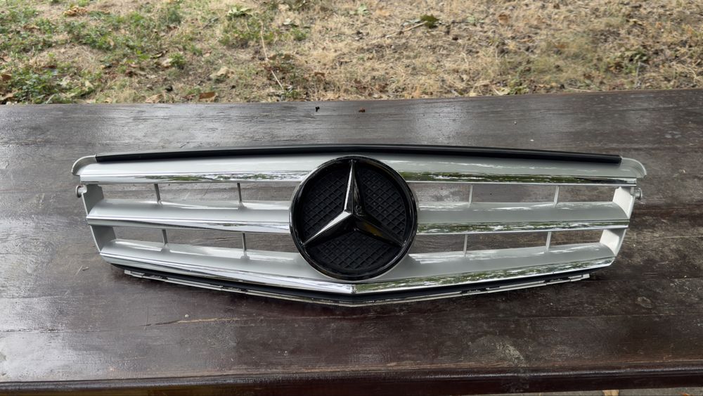 Mercedes W204 Оригинална решетка mecedes c class w204