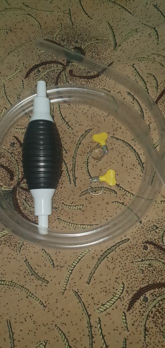 Pompa manuala  de transfer lichide. Sunați! Nu merge mesageria olx.