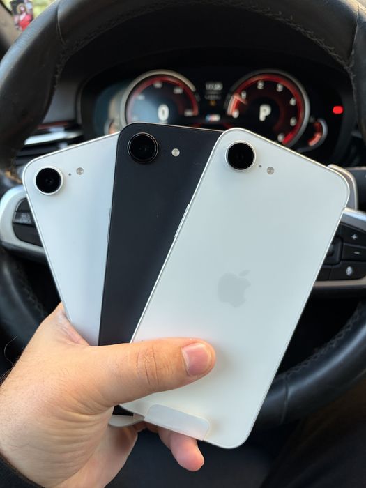 Iphone 16e Black/White 128GB