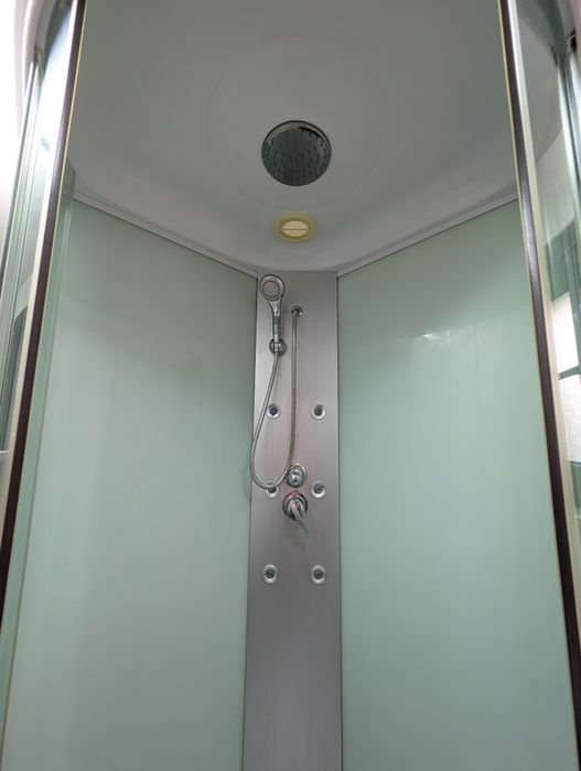 Cabina de dus cu vibromasaj