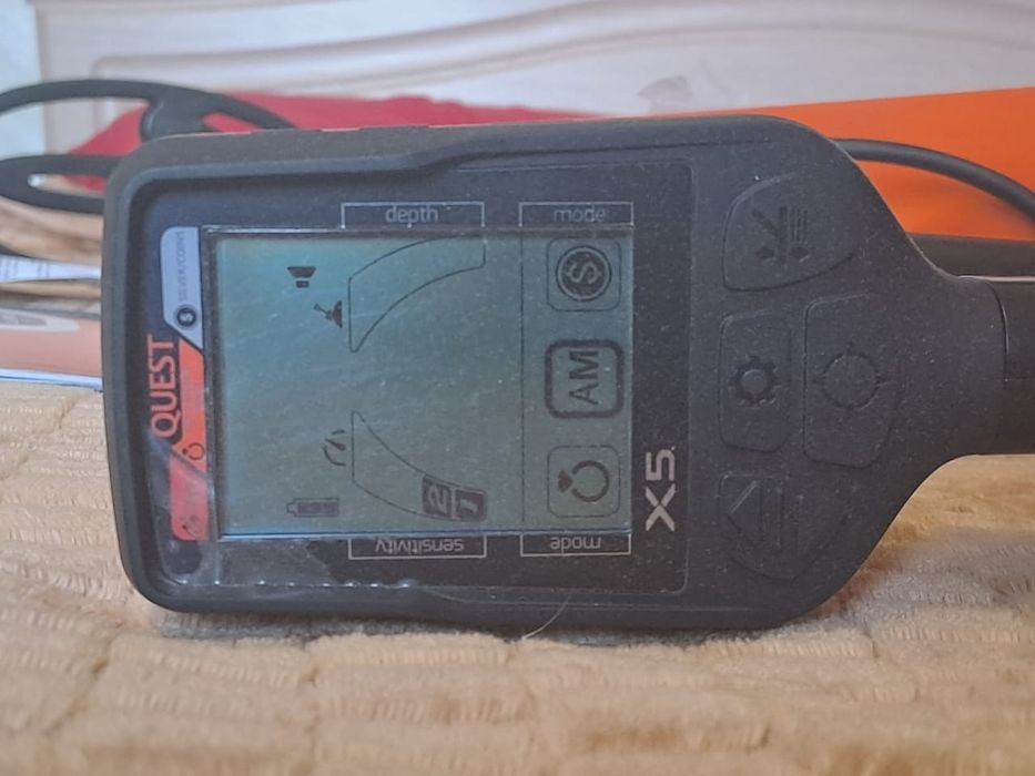 Продам металоискатель