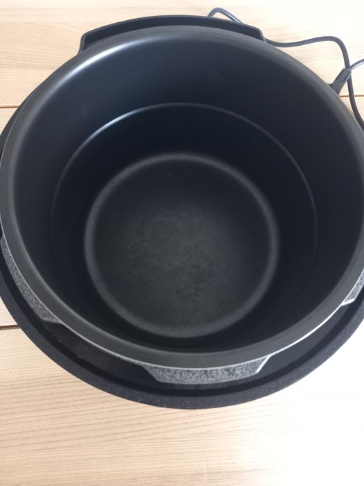 Мултикукър/ уред за готвене под налягане  Daewoo