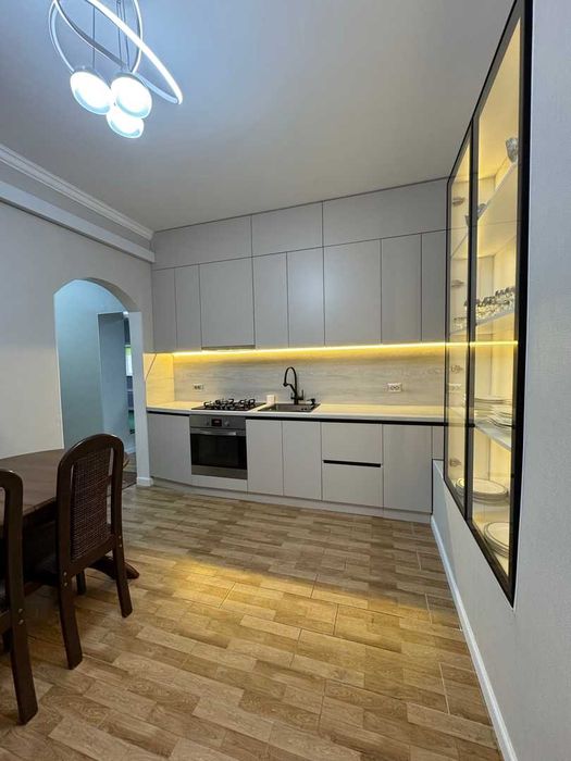 Просторный дом, 263.8 м², А. Попова
