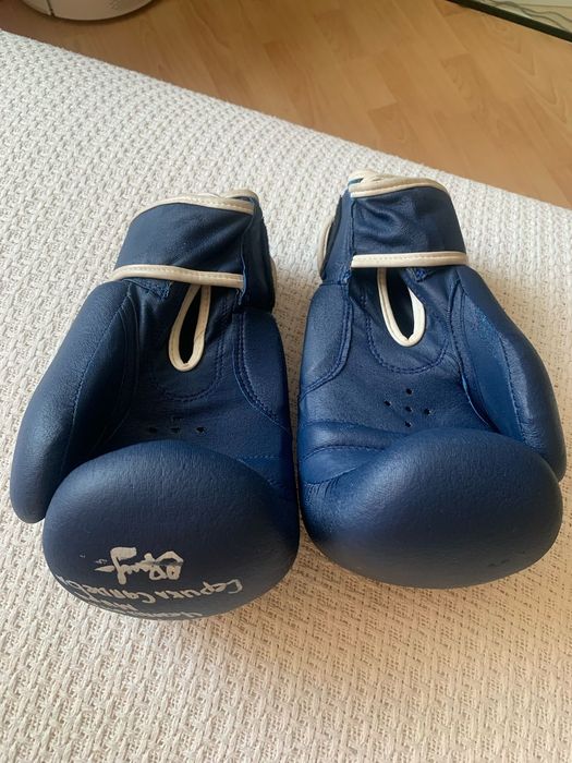 Боксерские перчатки