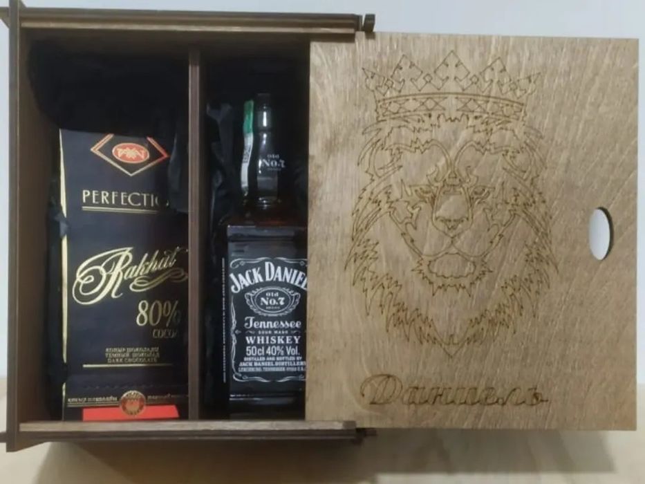 Коробки, стенд, ящик