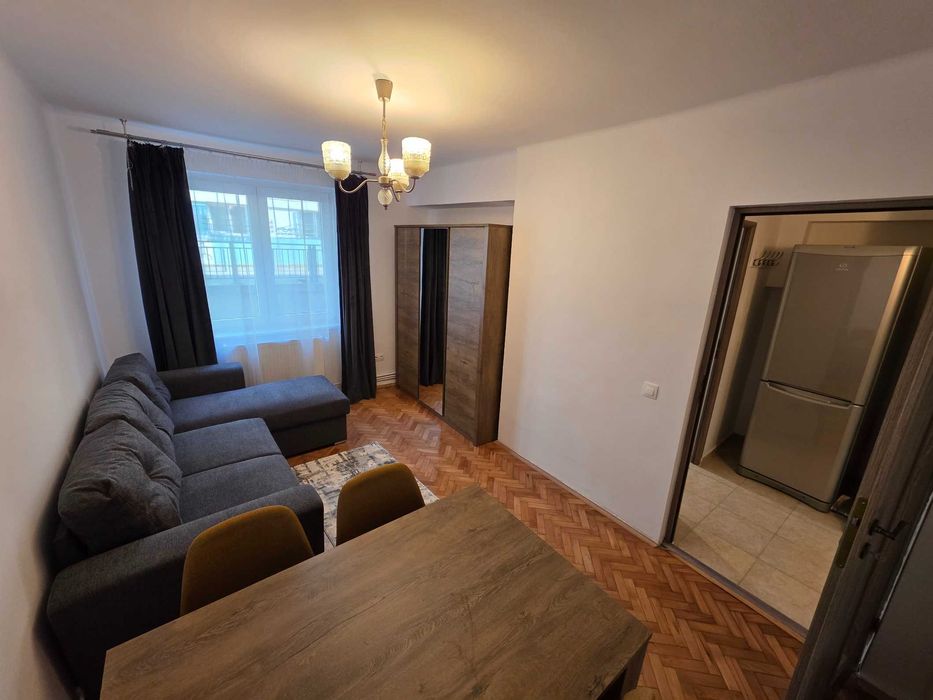 Inchiriez apartament cu 2 camere P-ta M. Viteazul
