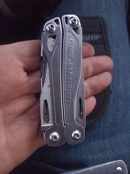 Briceag Victorinox Multitool și Leatherman