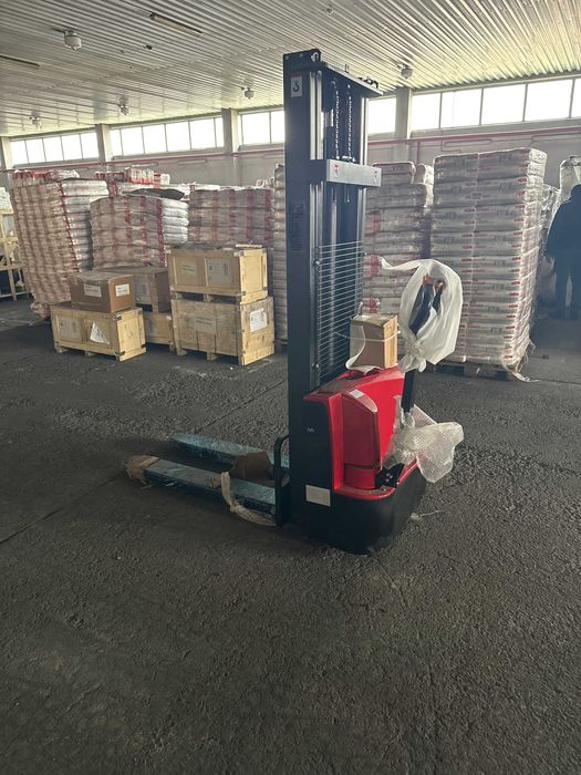 Электрический штабелер самоходный 1500 кг : 3,5 Мини Погрузчик Кара