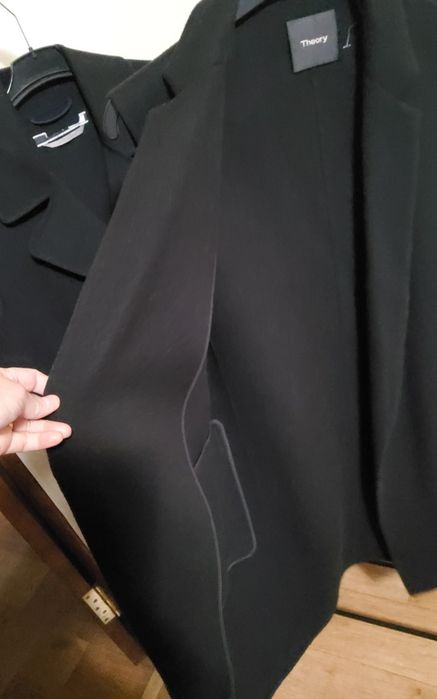 Продам женские жилеты