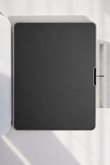 Таблет iPad Pro 13” (M4) - 2TB, WiFi + Cell, калъф - перфектен