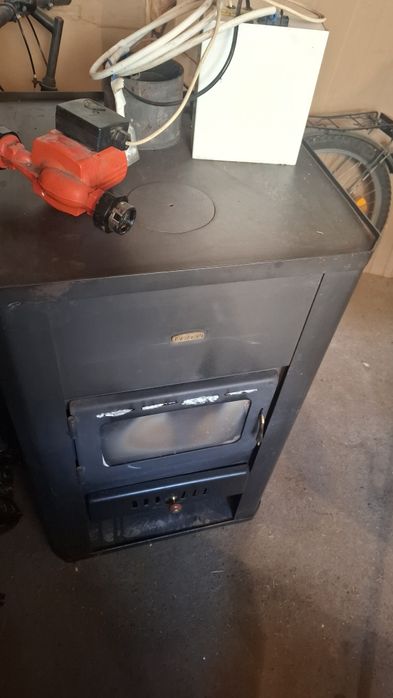 Камина прити на дърва със водна риза. 15 kw