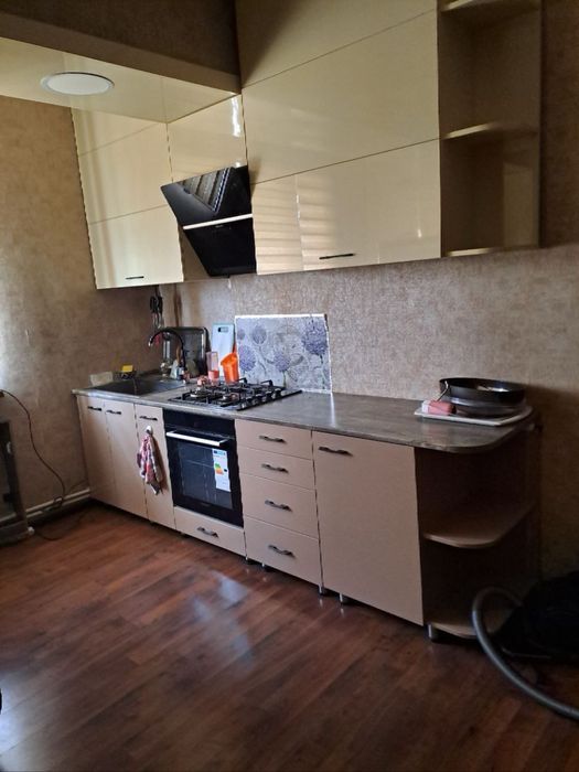 Строитель 2/2/8 58000& 64 кв м