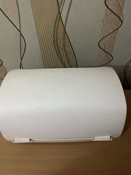 Продам хлебницу  Tupperware