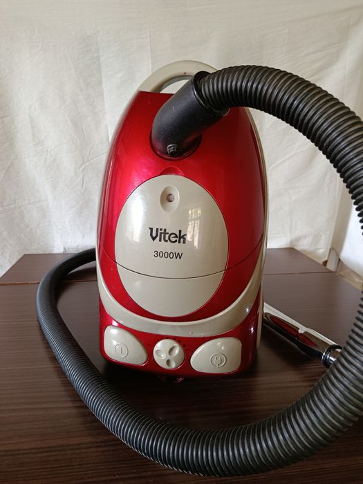 Пылесос Vitek 3000W