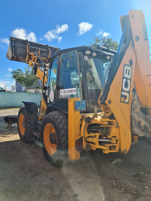 Экскаватор-погрузчик jcb 4cx