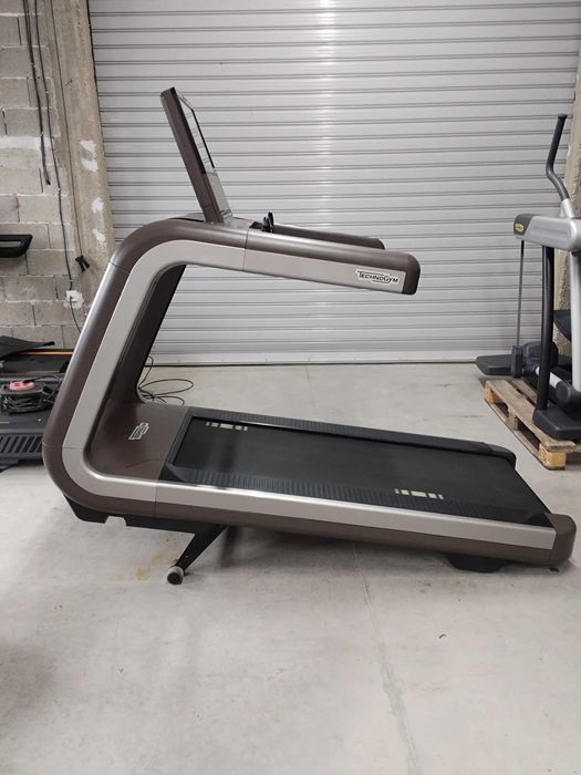 Бягаща пътека с Touch Screen дисплей TechnoGym Run Artis