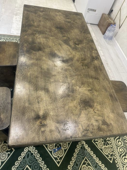 Стол со стульями