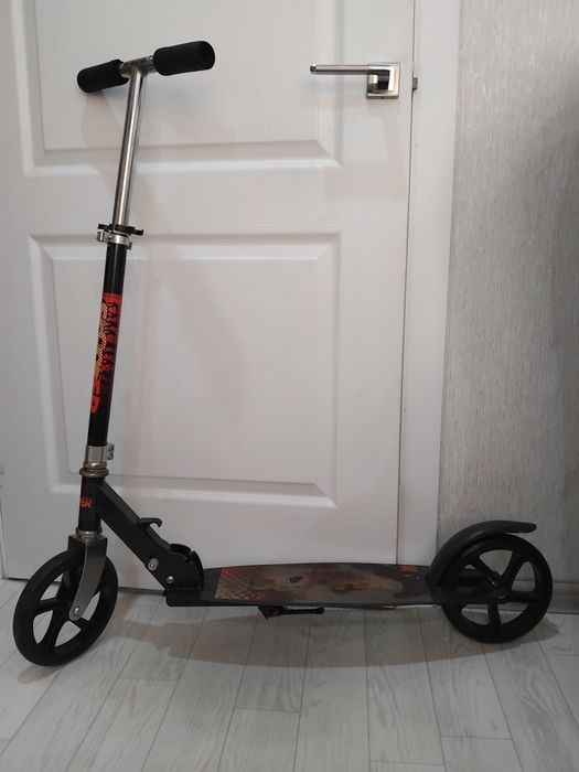 Продам самокат двухколесный.