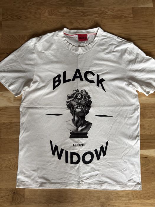 Тениска Hugo black widow