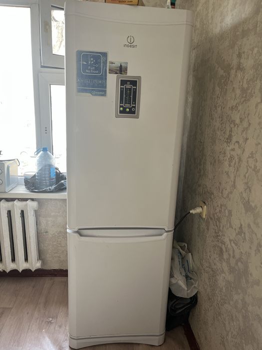 Б/у холодильник