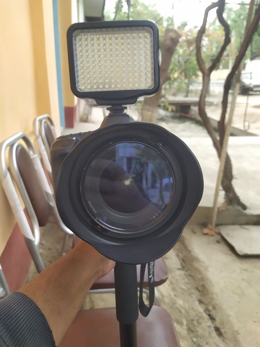 Canon EOS 5D Mark 2 sotiladi