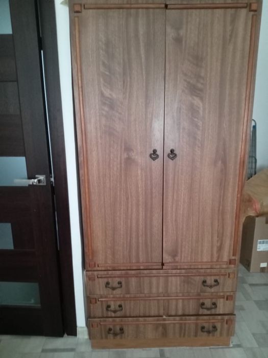 2 шкафа и холодильник