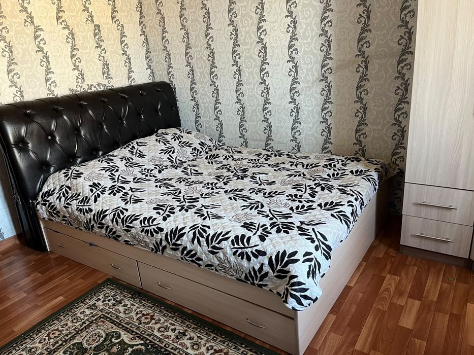 Двухспальная кровать