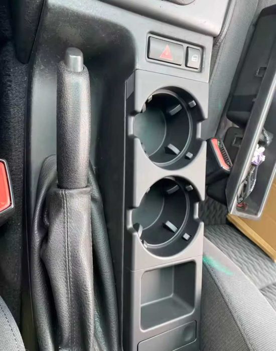 Поставки за чаши за BMW Е46 къпхолдър БМВ Е46 чаша чашник  cupholder