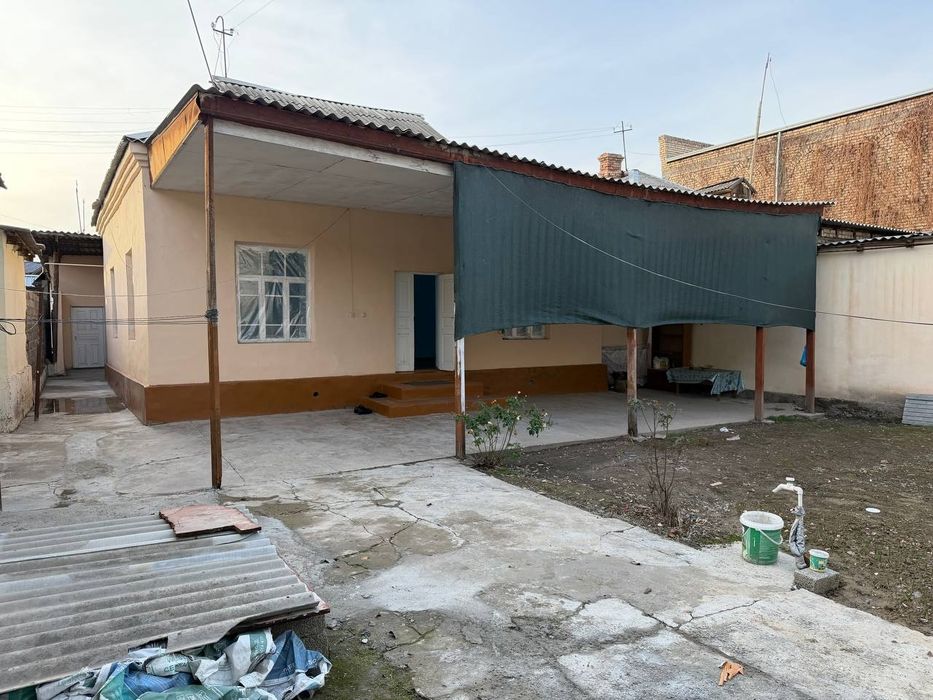 Дом продаётся срочно без Маклера в городе Сырдарья ор-р Хакимият