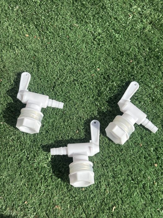 Краник для резервуара воды (ведро для птиц)