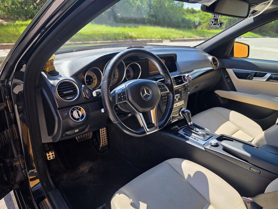 Vând mercedes Amg c220 2013