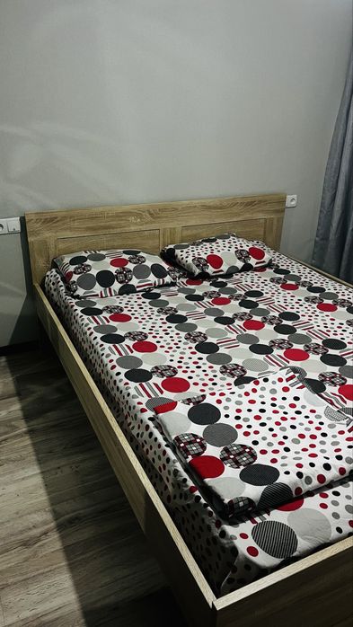 Сдам  2 х комн. кв в 6 мкр посуточно