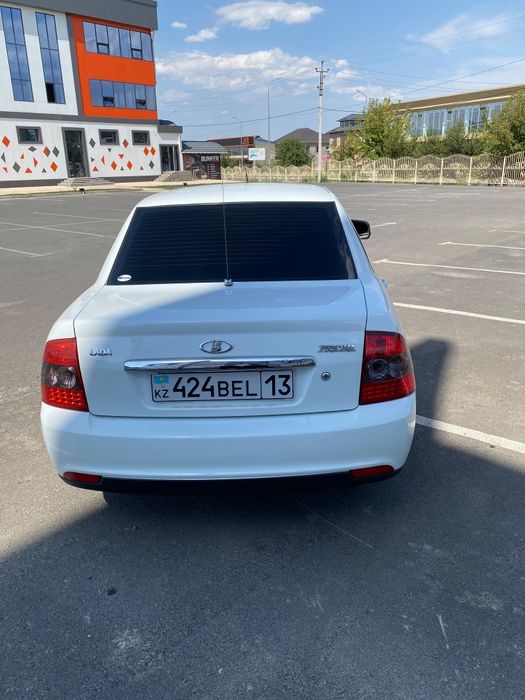 Машина Лада Приора