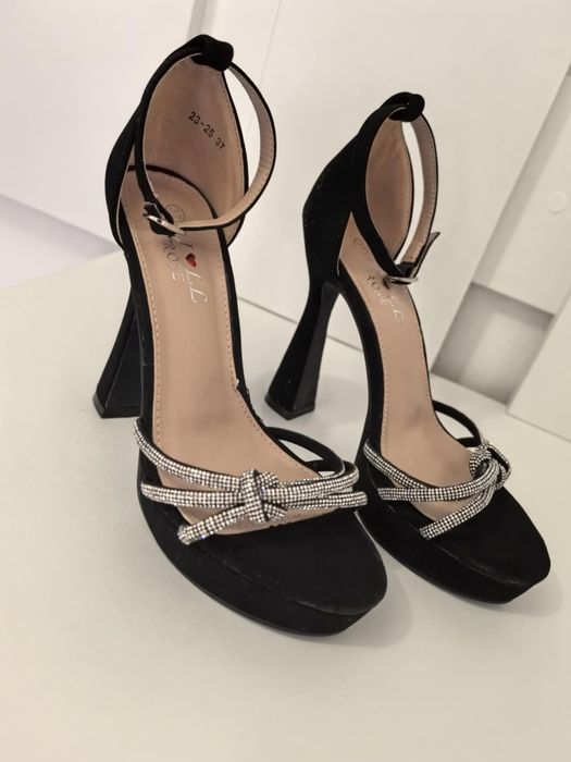 Pantofi eleganți cu toc mărimea 37