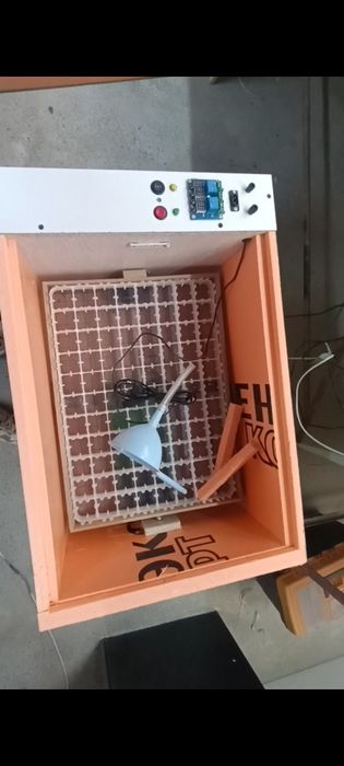 Инкубатор 88 шт с гарантией