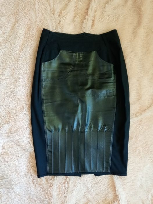 Юбка черная карандаш .