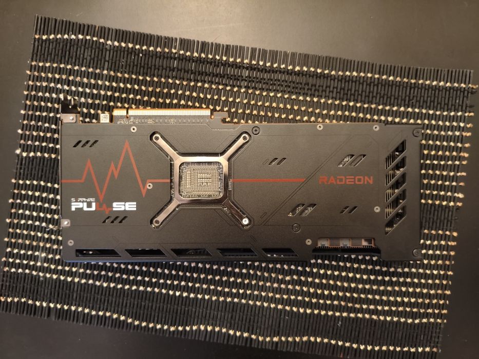 Placa video / Sapphire RX 7900 XT PULSE / 20GB GDDR6 / 320-bit