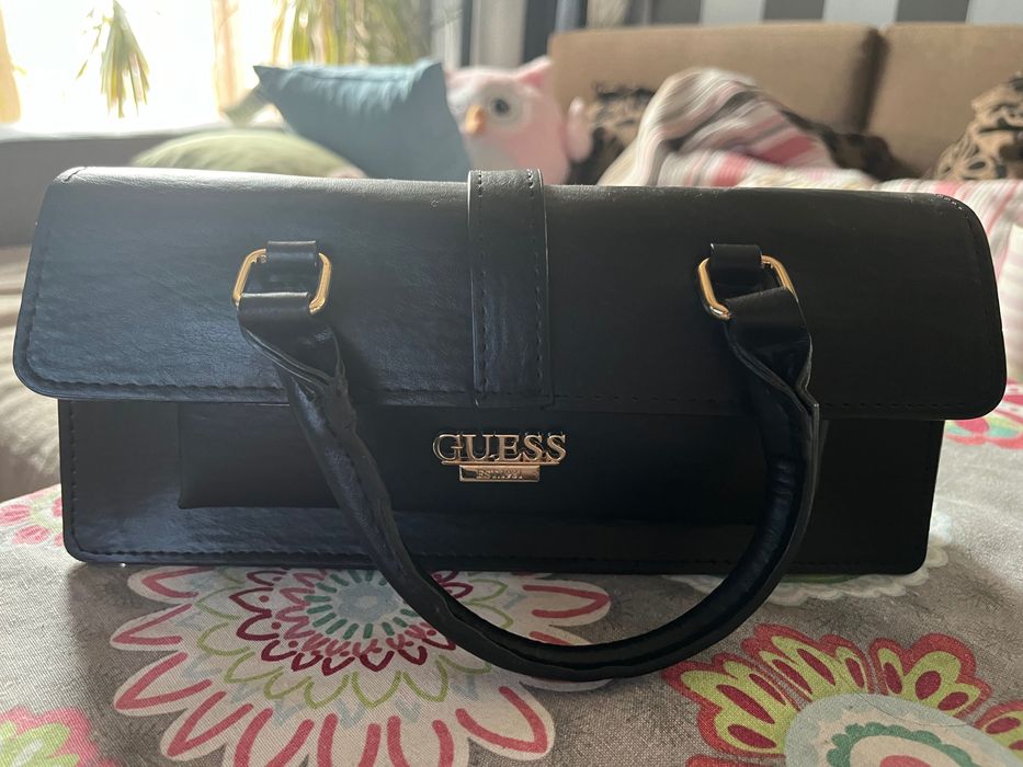 Дамска чанта guess