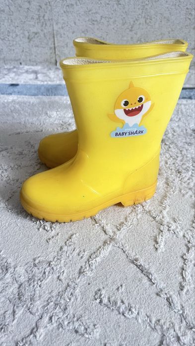 Продам детские вещи