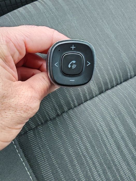 Modulator  bluetuth cu încărcător 2 in 1 prin mufa jak