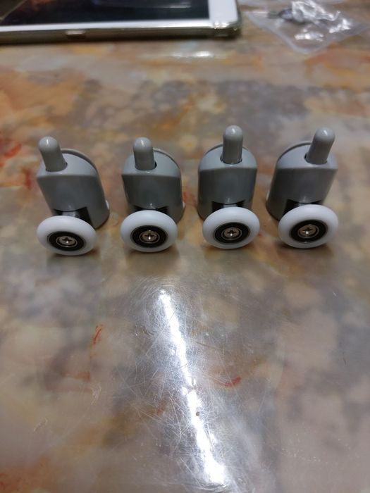 Колелца за душ кабина пълен комплект