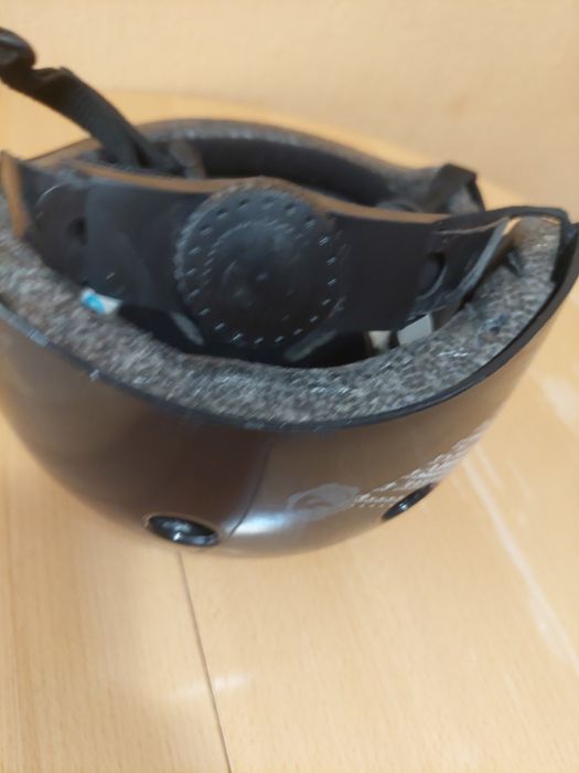 Тинейджерска каска