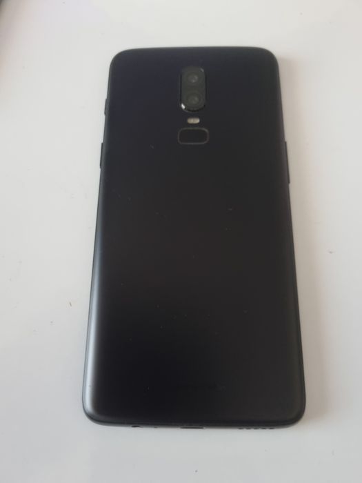 One Plus 6 128 giga 8 giga ram
