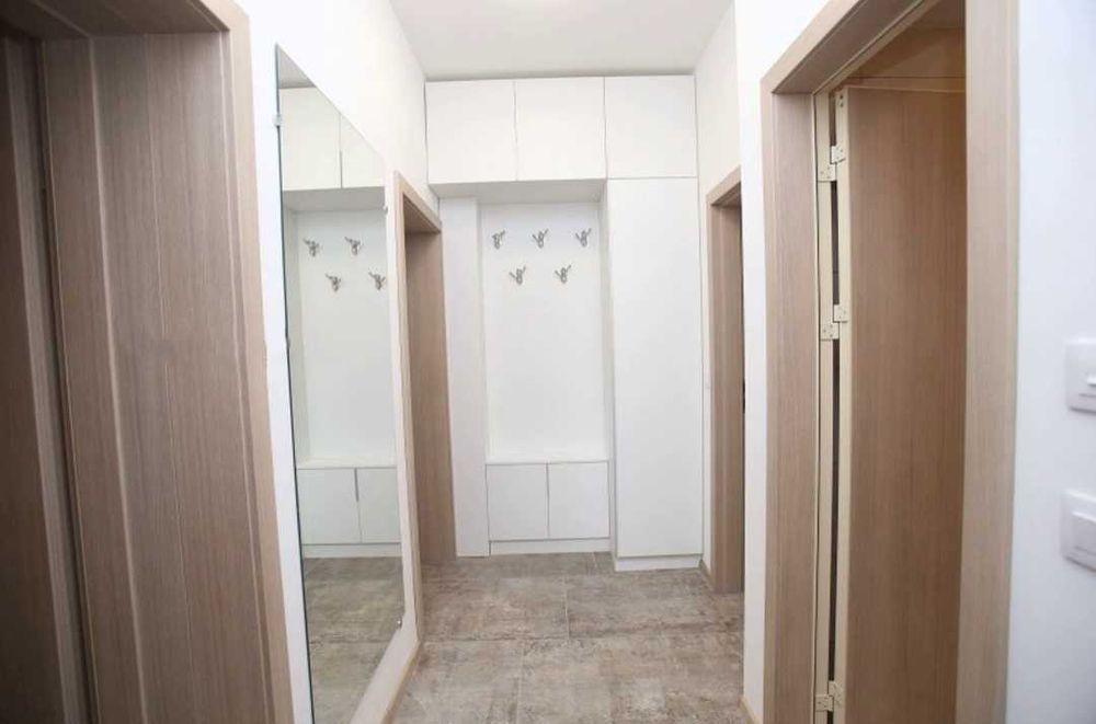 Тристаен апартамент под наем в Идеален Център, 2176074